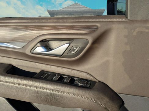 Used 2024 GMC Yukon XL Denali image 8