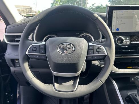 New 2026 Toyota Highlander XLE AWD/4WD image 14