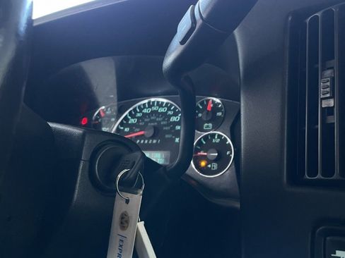 Used 2017 Chevrolet Express 2500 LS image 17