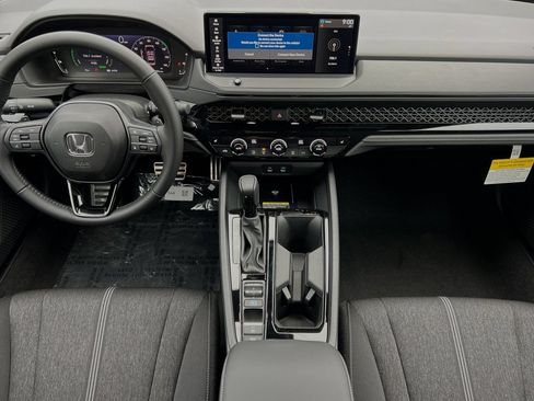 Used 2025 Honda Accord Sport image 12