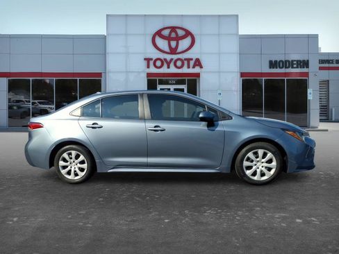 Certified 2025 Toyota Corolla LE FWD image 7