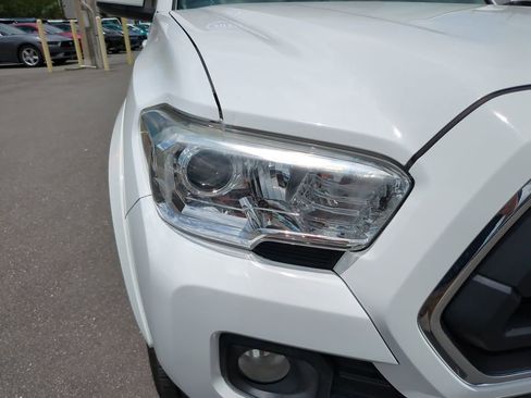 Used 2021 Toyota Tacoma SR5 RWD image 9