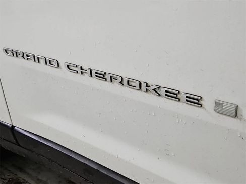Used 2023 Jeep Grand Cherokee Limited image 12
