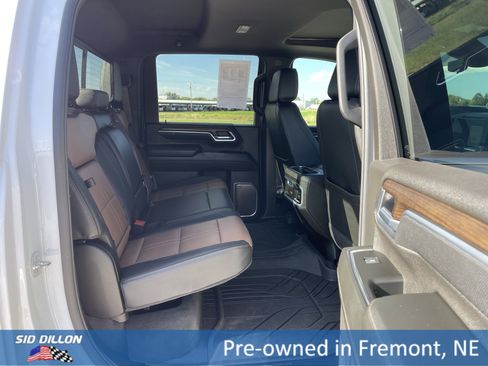 Used 2025 Chevrolet Silverado 2500 High Country w/ Technology Package image 12