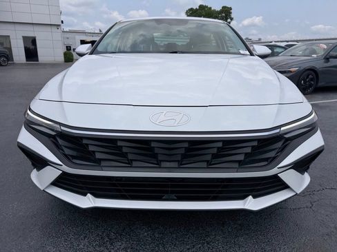 Used 2026 Hyundai Elantra Hybrid FWD image 8