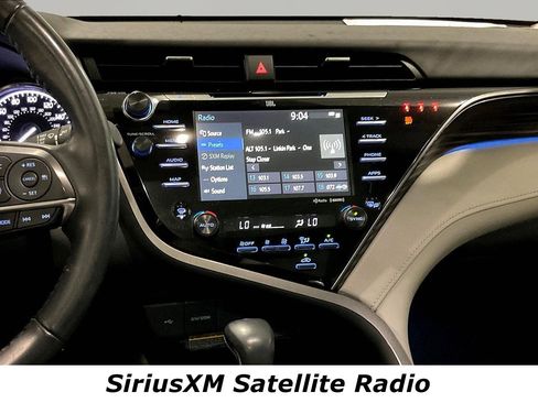 Used 2020 Toyota Camry XLE FWD image 9