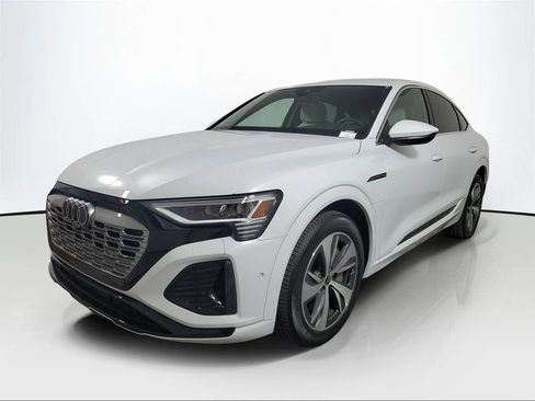 Used 2024 Audi Q8 e-tron Premium Plus w/ Premium Plus Package AWD/4WD image 3