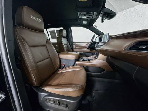 Used 2023 Chevrolet Tahoe High Country w/ Premium Package AWD/4WD image 31
