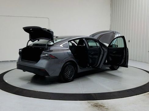 New 2026 Nissan Sentra SV w/ Floor Mat Package FWD image 15