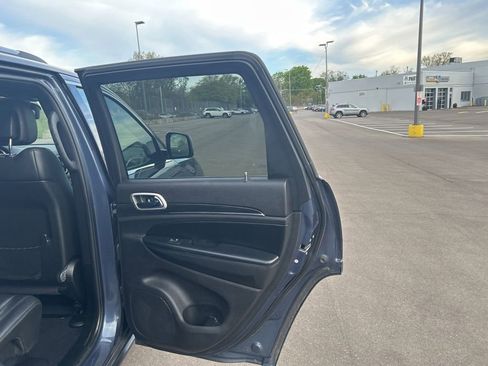 Used 2020 Jeep Grand Cherokee Limited AWD/4WD image 17