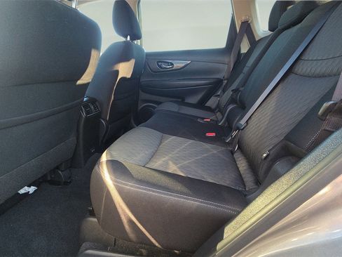 Used 2019 Nissan Rogue SV w/ Premium Package image 26