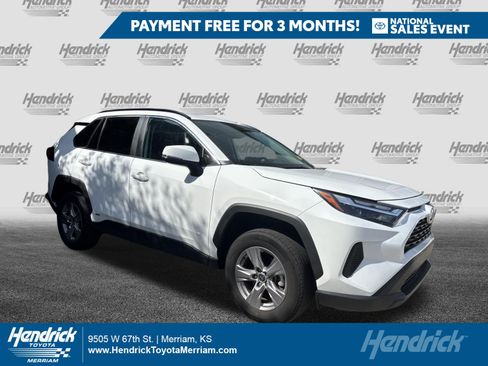 Used 2025 Toyota RAV4 XLE AWD/4WD image 1