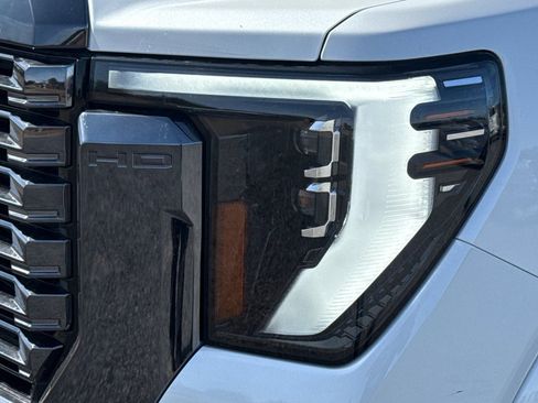 Used 2024 GMC Sierra 3500 Denali Ultimate AWD/4WD image 52