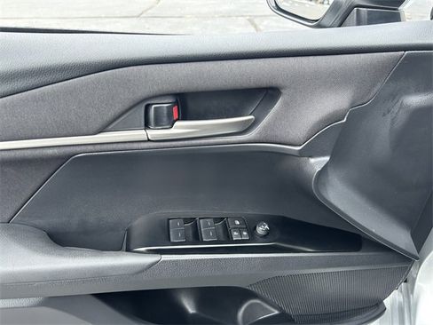 Used 2025 Toyota Camry LE image 12