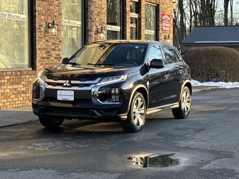 Used 2021 Mitsubishi Outlander Sport ES image 1