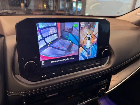 Used 2022 Nissan Rogue Platinum w/ Head-Up Display Package AWD/4WD image 14