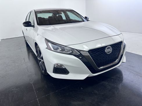Used 2019 Nissan Altima 2.5 SR FWD image 3