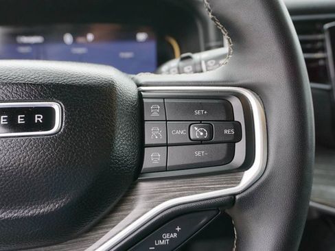 Used 2024 Jeep Wagoneer Series II image 27