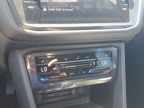 Used 2023 Volkswagen Tiguan SE image 21