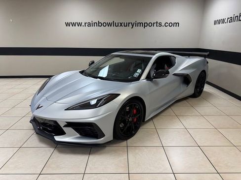 Used 2021 Chevrolet Corvette Stingray Preferred Cpe w/ Z51 Performance Package RWD image 3
