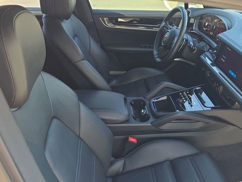 Certified 2024 Porsche Cayenne S image 27