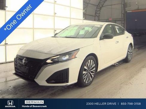 Used 2024 Nissan Altima 2.5 SV image 1