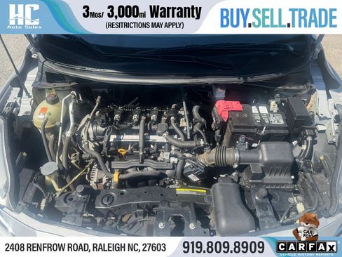 Used 2020 Nissan Versa SV FWD image 29