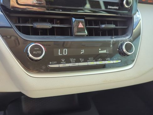 Used 2022 Toyota Corolla LE FWD image 21