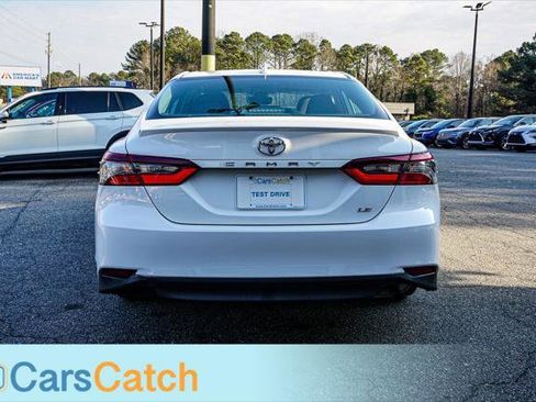 Used 2022 Toyota Camry LE image 14