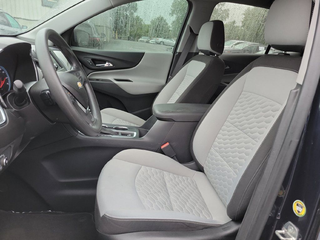 Used 2020 Chevrolet Equinox LS w/ LS Convenience Package FWD image 19