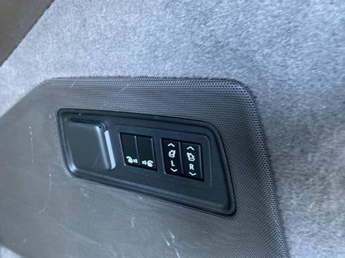 Used 2021 Cadillac Escalade Premium Luxury image 6