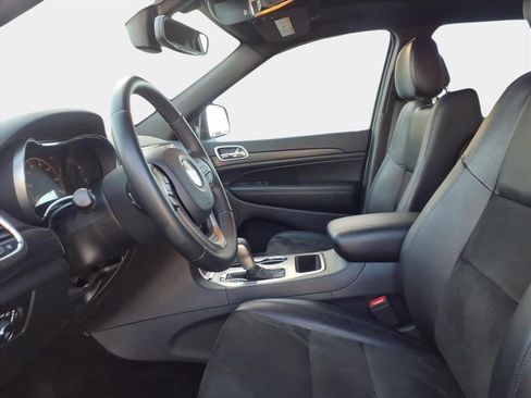 Used 2019 Jeep Grand Cherokee Altitude image 8