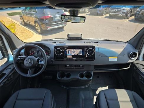 New 2025 Mercedes-Benz Sprinter 2500 image 8