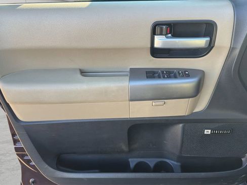Used 2014 Toyota Sequoia Limited image 27