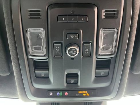 Used 2024 Cadillac Escalade ESV Sport Platinum w/ LPO, ONYX Package AWD/4WD image 29