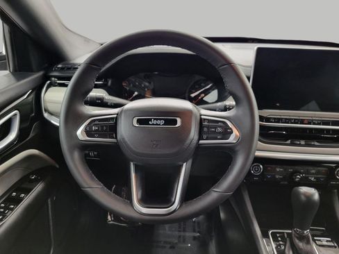 Used 2025 Jeep Compass Limited AWD/4WD image 32