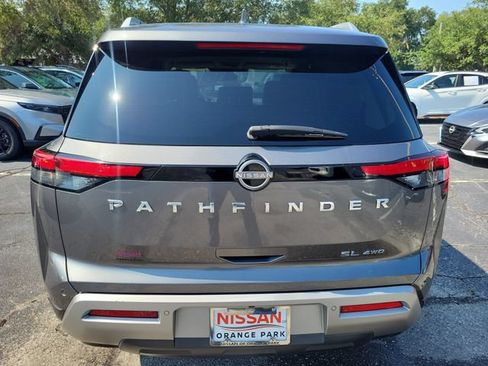 Used 2023 Nissan Pathfinder SL AWD/4WD image 8