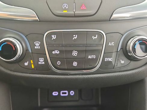 Used 2024 Chevrolet Equinox LT w/ LPO, Floor Liner Package image 30