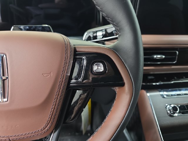 New 2027 Lincoln Aviator Reserve w/ Jet Appearance Package AWD/4WD image 15