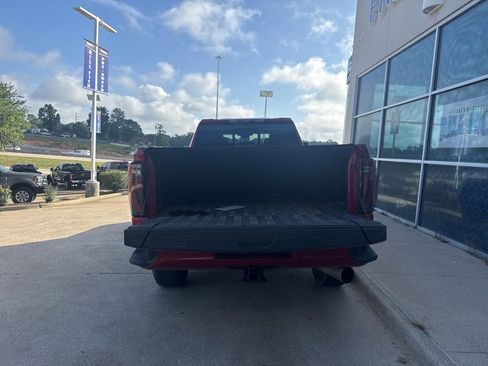 Used 2024 GMC Sierra 2500 AT4 w/ AT4 Premium Plus Package AWD/4WD image 8