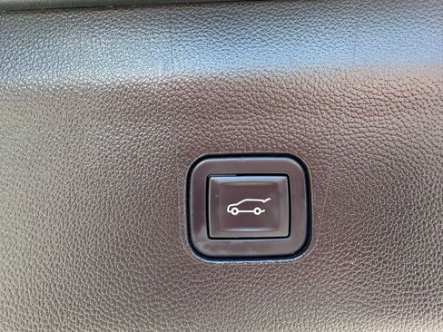 Certified 2023 Buick Enclave Avenir FWD image 12