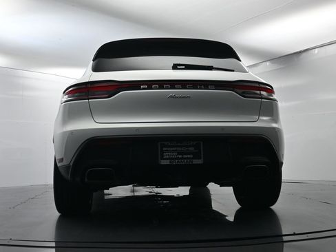 Used 2025 Porsche Macan image 50