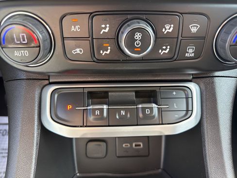 Used 2023 GMC Acadia SLE w/ Driver Convenience Package AWD/4WD image 28
