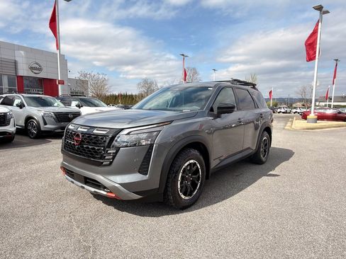 New 2026 Nissan Pathfinder Rock Creek image 8