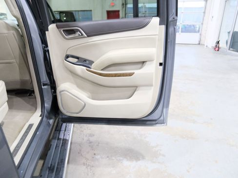 Used 2019 GMC Yukon XL Denali w/ Denali Ultimate Package image 28