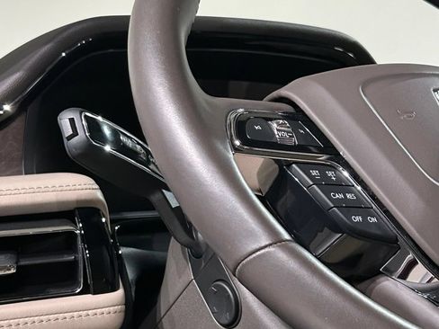 Used 2023 Lincoln Nautilus Reserve AWD/4WD image 36