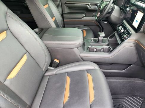 Used 2024 GMC Sierra 1500 AT4 w/ Technology Package AWD/4WD image 14