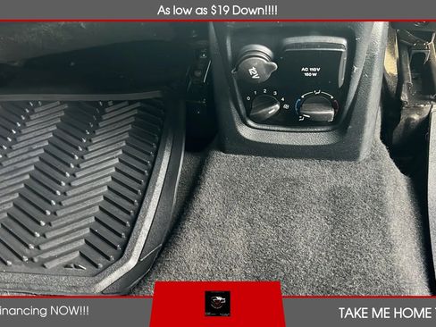 Used 2019 Ford Transit Connect XLT FWD image 12