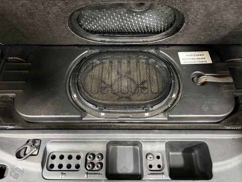 Used 2015 Jeep Wrangler Unlimited Sahara w/ Connectivity Group image 24