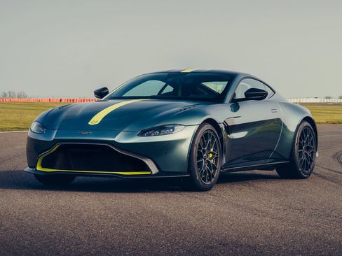 Used 2020 Aston Martin V8 Vantage Coupe image 2
